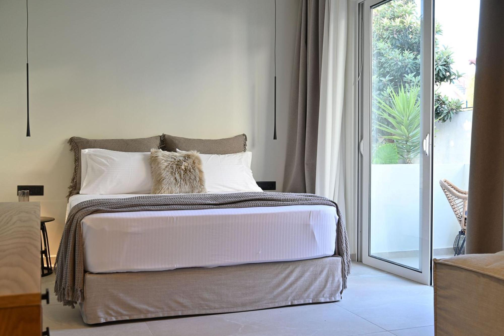 Rhotheon Suites In Ialisos Exterior foto