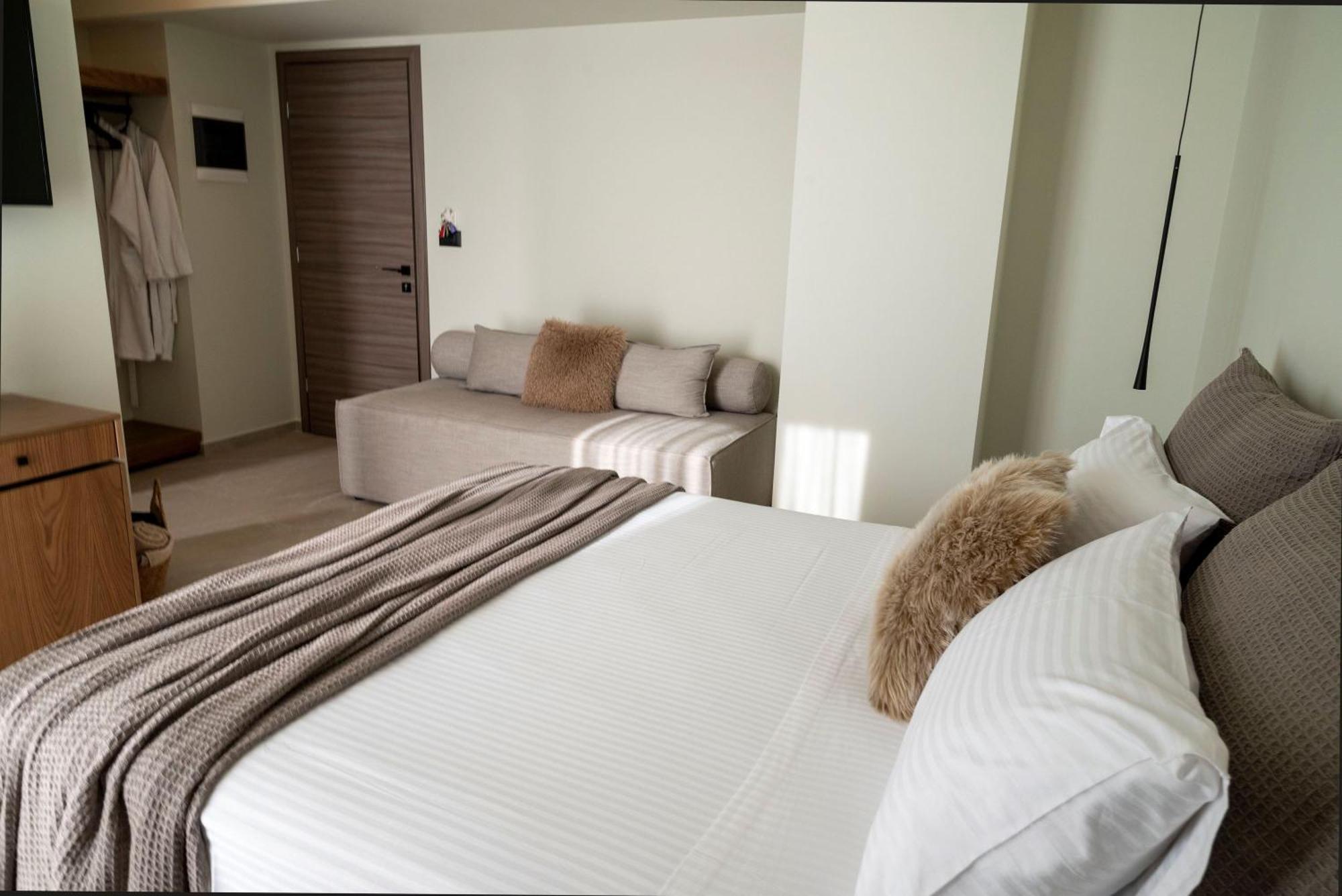 Rhotheon Suites In Ialisos Exterior foto